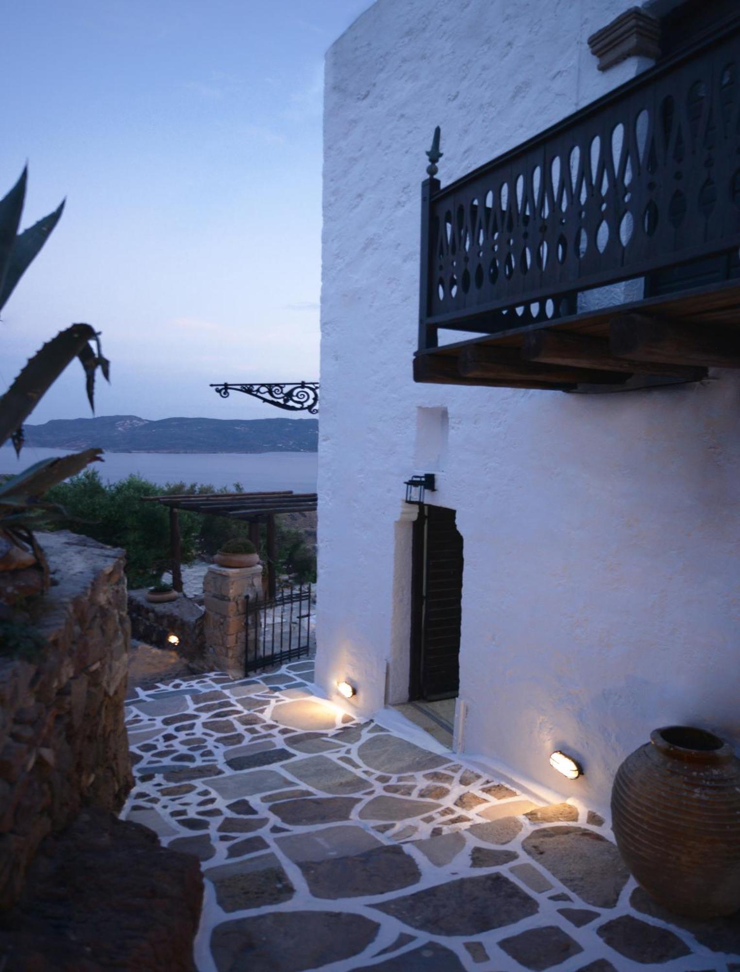 Oda ve Kahvaltı Castrum Traditional Sunset Plaka (Milos)